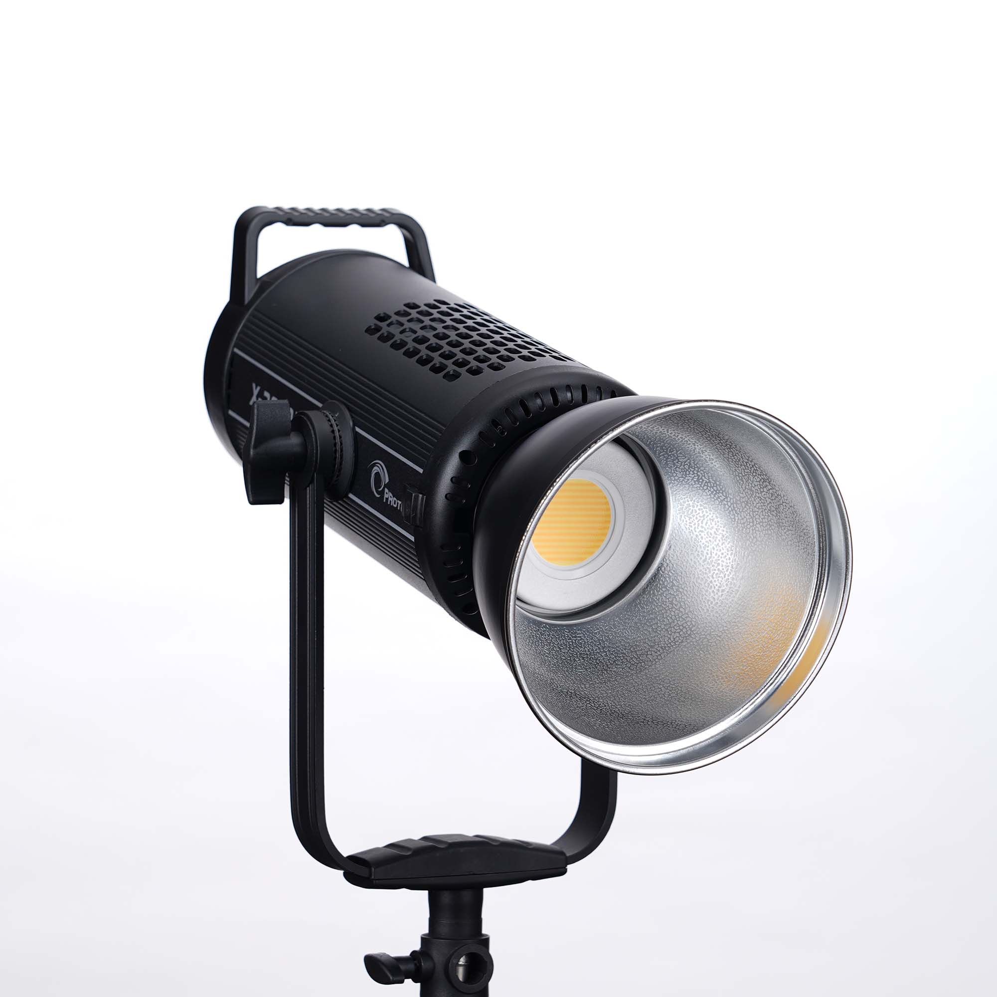 Đèn led Proton Xlux X-500Bi 2800K-6500K